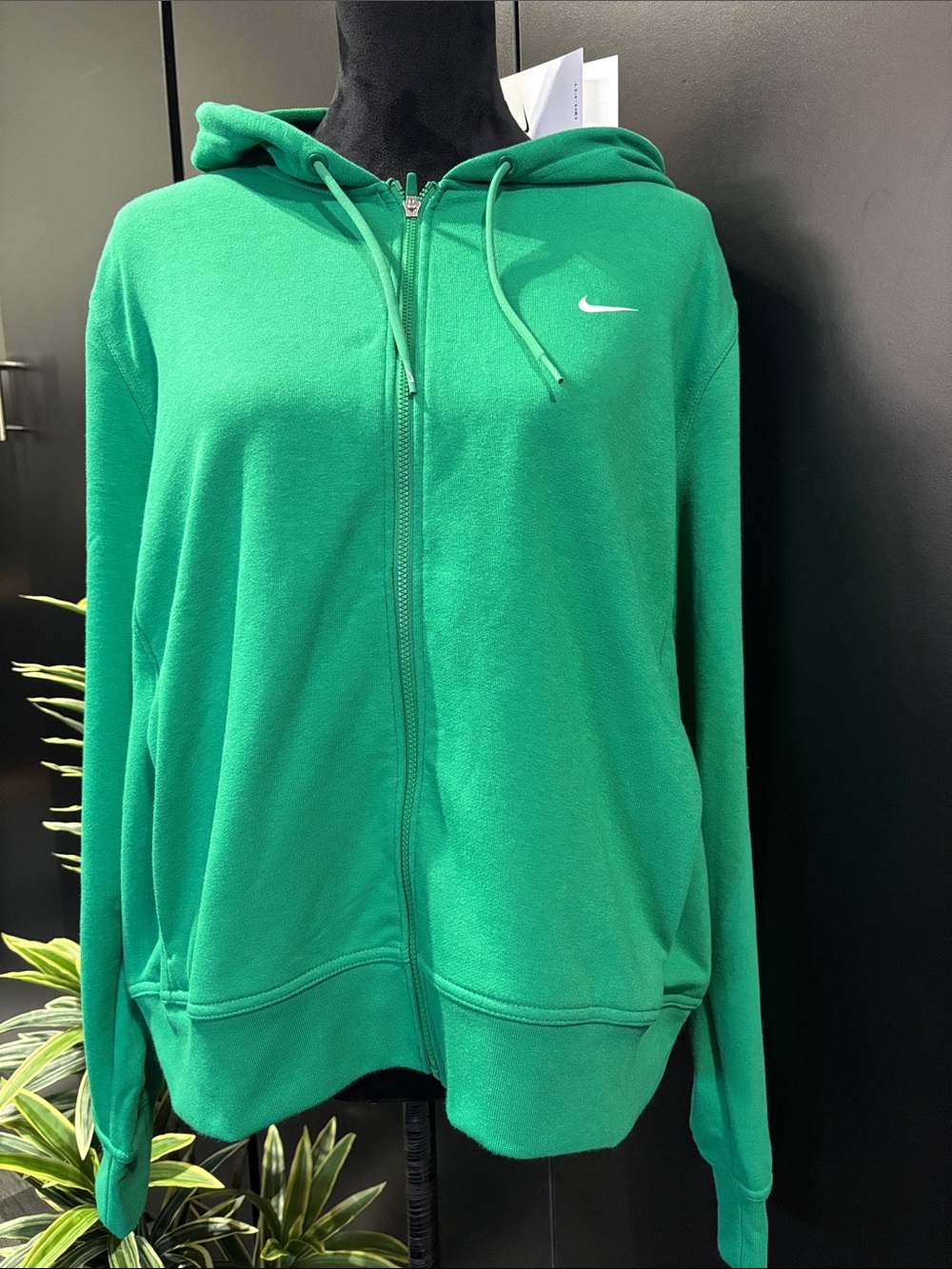 Nike Training Full Zip Hoodie,logo chest,rib knit cuffs/waist,hand pockets
